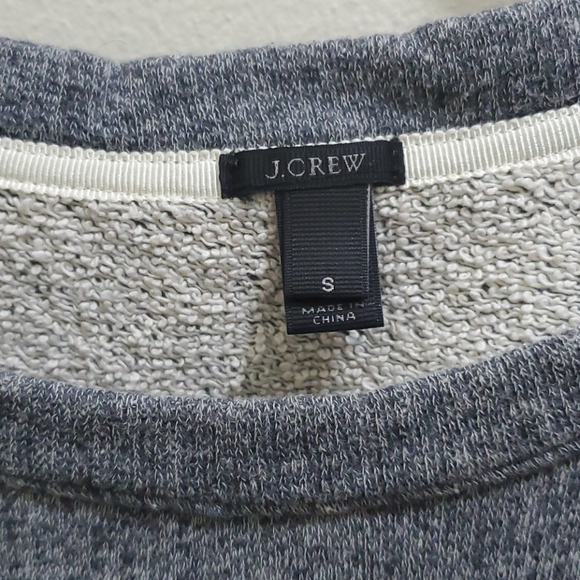 J.CREW - GREY SWTR WITH JEWELLED DETAIL - Picture 4 of 8